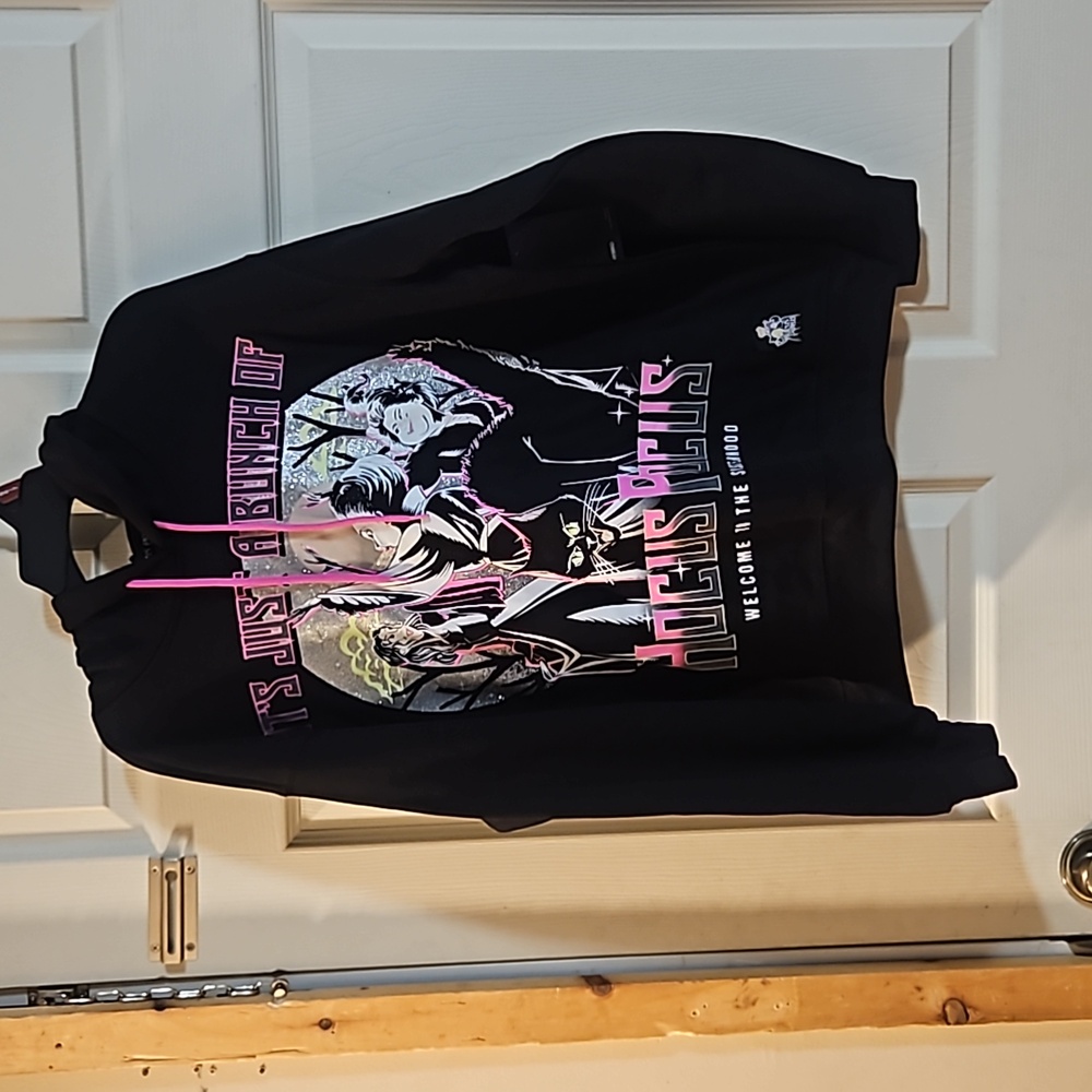 DISNEY HOCUS POCUS GRAPHIC HOODIE: BLACK: NEW WITH TAGS: SIZE M